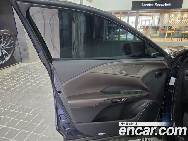 Lexus RX Luxury — пробег 8 150 км — фото 5 из 5