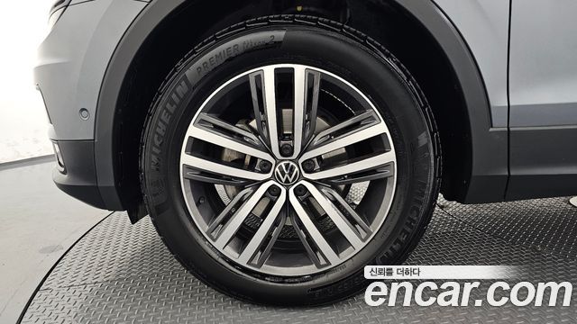 Volkswagen Tiguan 2.0 TDI Prestige — пробег 128 559 км — фото 5 из 5
