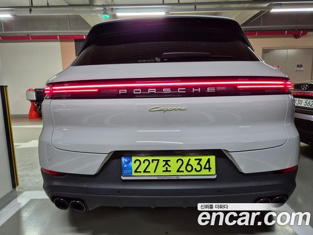 Porsche Cayenne 3.0 E-Hybrid — пробег 16 200 км — фото 4 из 5