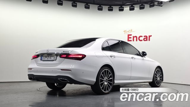 Mercedes-Benz E-Class E350 4MATIC AMG Line — пробег 70 474 км — фото 2 из 5