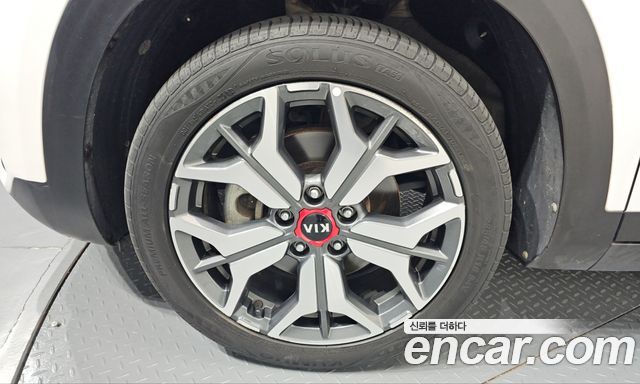 Kia Seltos из Кореи Encar