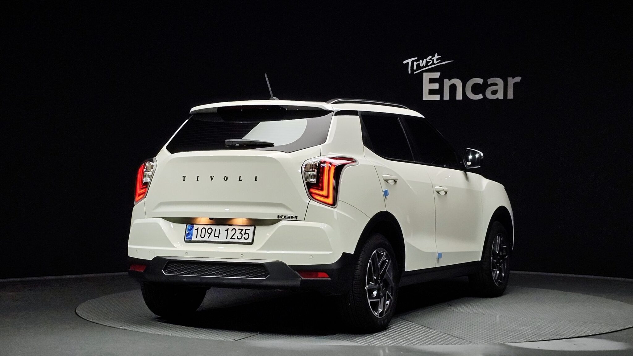 Купить автомобиль SsangYong Tivoli из Кореи - Trust Encar